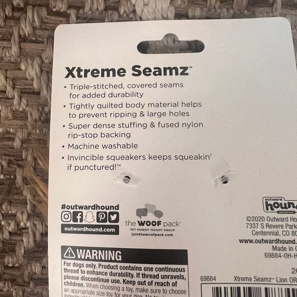 Xtreme Seamz Lion Dog Toy - Picture 3 of 3